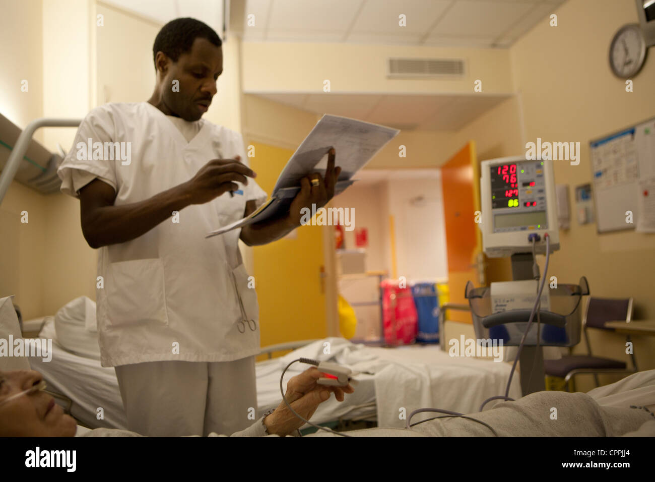 Night Nurse High Resolution Stock Photography And Images Alamy