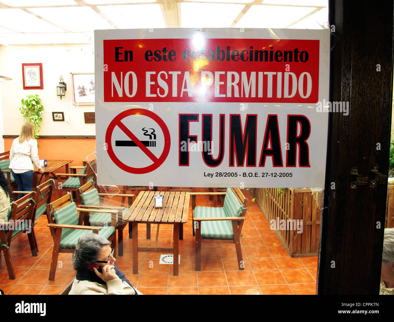 Spain No smoking sign in restaurant Stock Photo Alamy