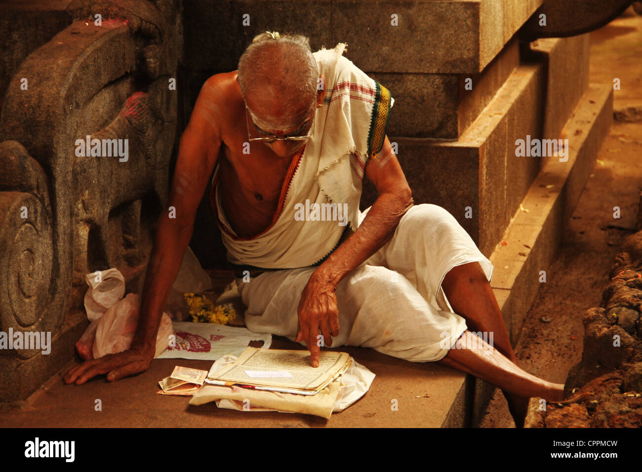 Saint In India Stock Photo Alamy saint-in-india-stock-photo-alamy