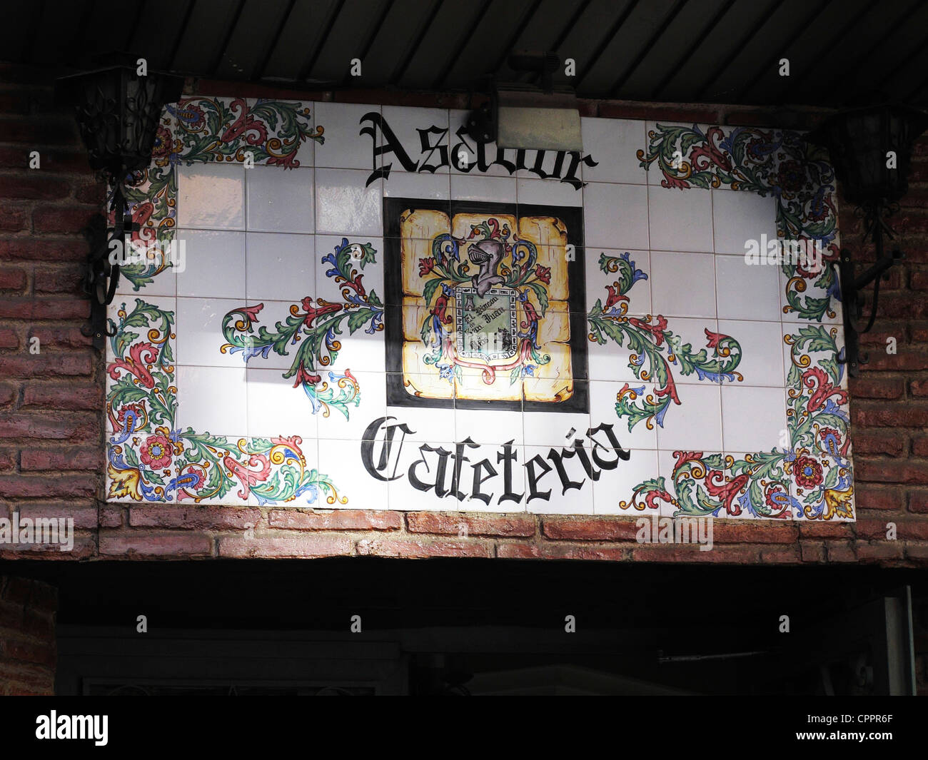 WHAT DOES CAFETERIA MEAN IN SPAIN visual data 2