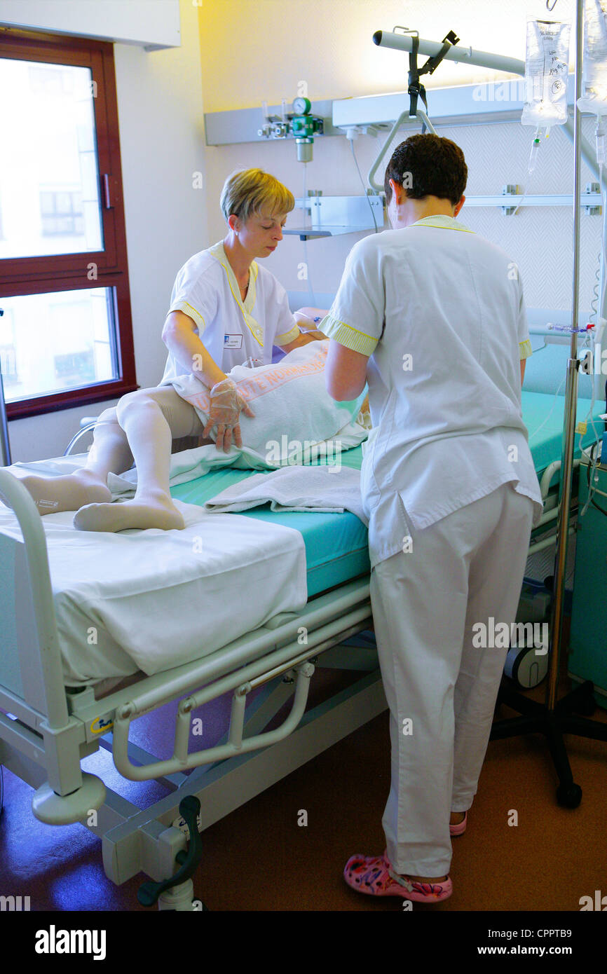 Male nurses aide hi-res stock photography and images - Alamy