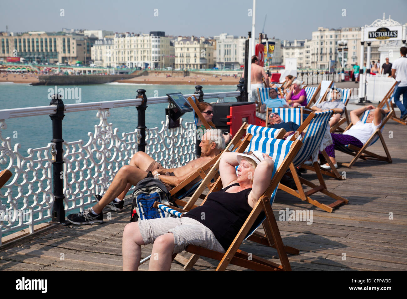 Seaside uk pier deck chairs hi-res stock photography and images - Alamy