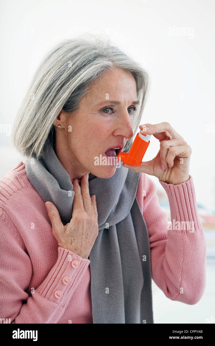 ASTHMA TREATMENT, ELDERLY PERSON Stock Photo Alamy