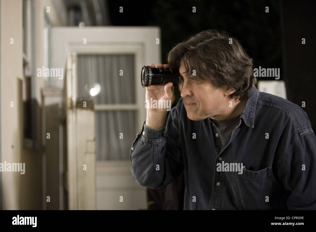 Увеличить кадры. Шпион по соседству в кафе. Этим утром в нью-йорке генри олтман. Сериал * виноделов 5 канал санкт-петербург. Барри зонненфельд на съёмках.