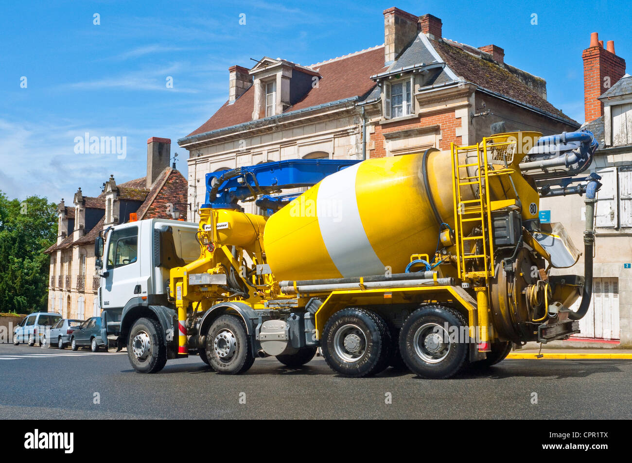 Heavy concrete cement mixer / delivery lorry France Stock Photo Alamy