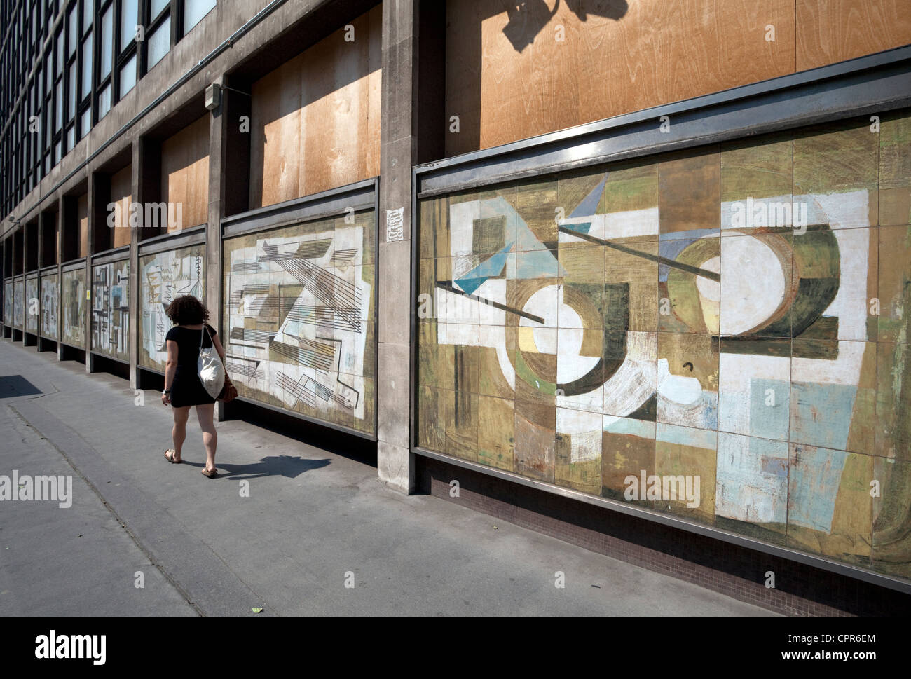 Grade II listed murals by Dorothy Annan on former telephone exchange in Farringdon Road, London Stock Photo