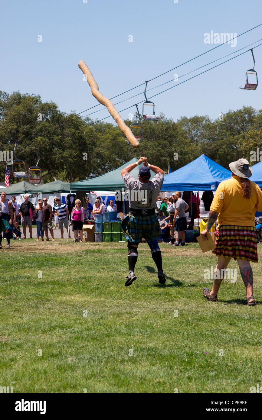 Tossing the caber usa hi-res stock photography and images - Alamy