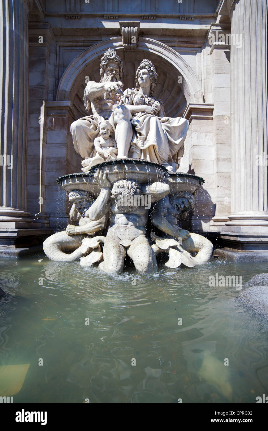 Danube Fountain High Resolution Stock Photography and Images Alamy