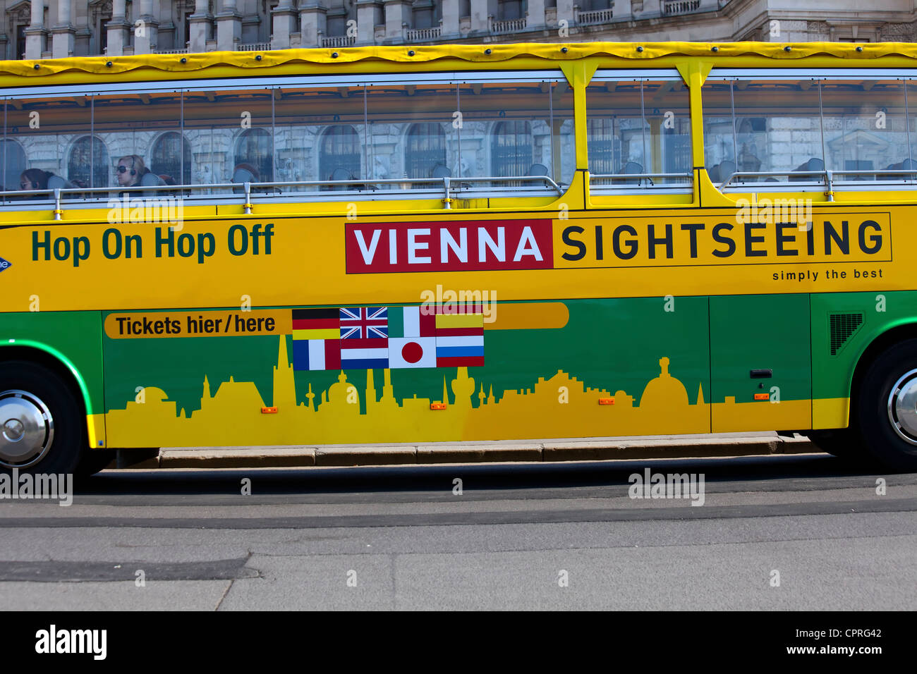 Bus vienna sightseeing hop on hop off hi-res stock photography and ...