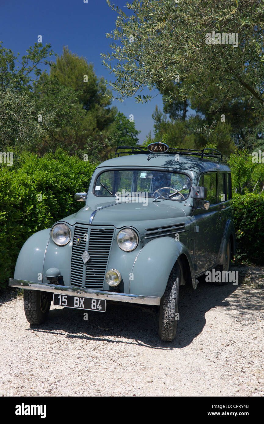 Renault Dauphinoise (Juvaquatre break) vintage car, France Stock Photo
