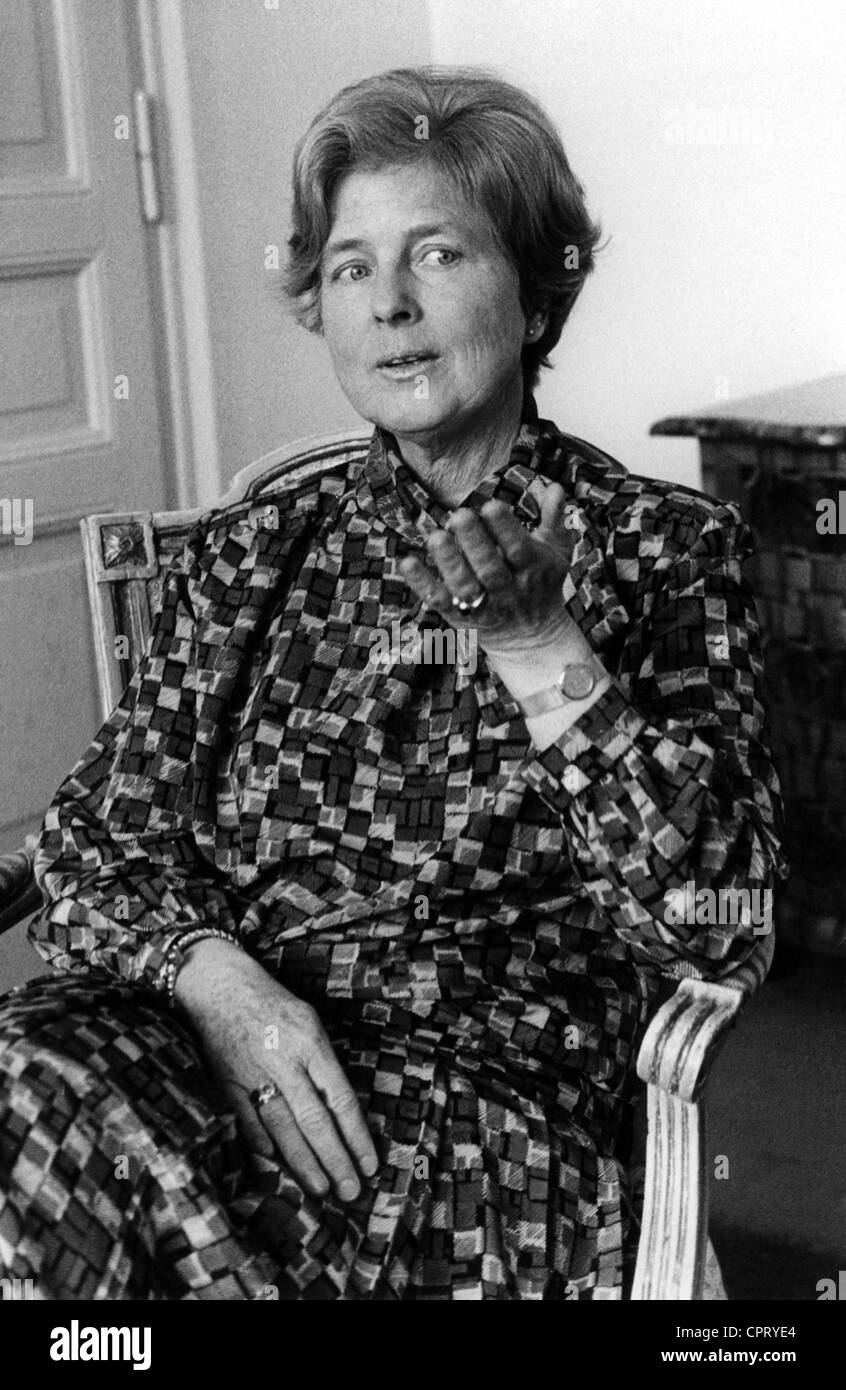 Weizsaecker, Marianne von, * 17.5.1932, wife of Richard von Weizsaecker (President of Germany 1984 - 1994), half length, circa 1985, Stock Photo