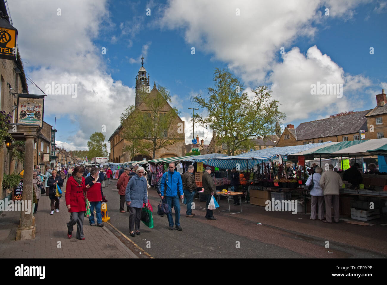 Tuesday Market at MoretoninMarsh Stock Photo Alamy