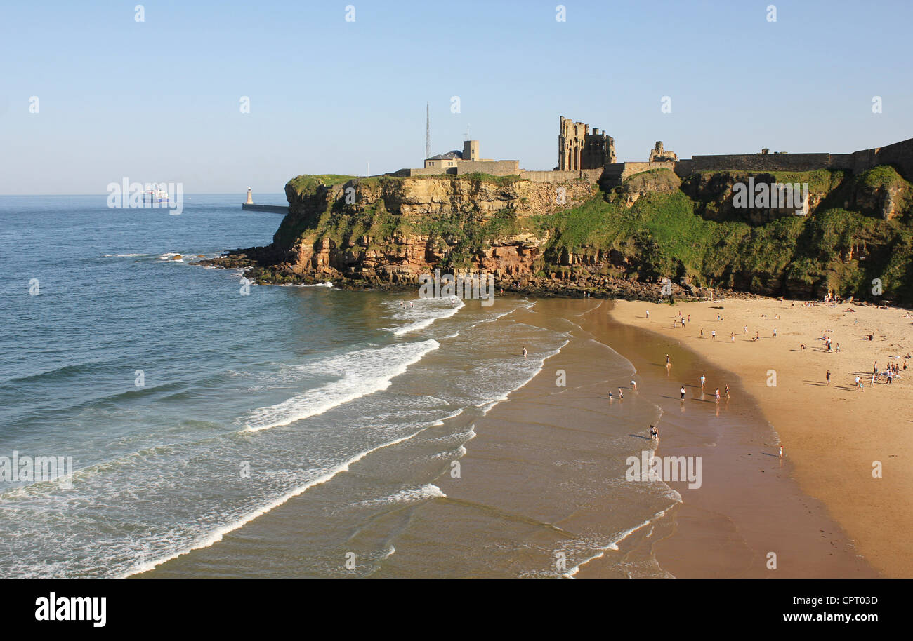 Tyneside, North East England, UK 25th May 2012 - Tynemouth view over beach towards the Spanish Battery headland and Priory. Stock Photo