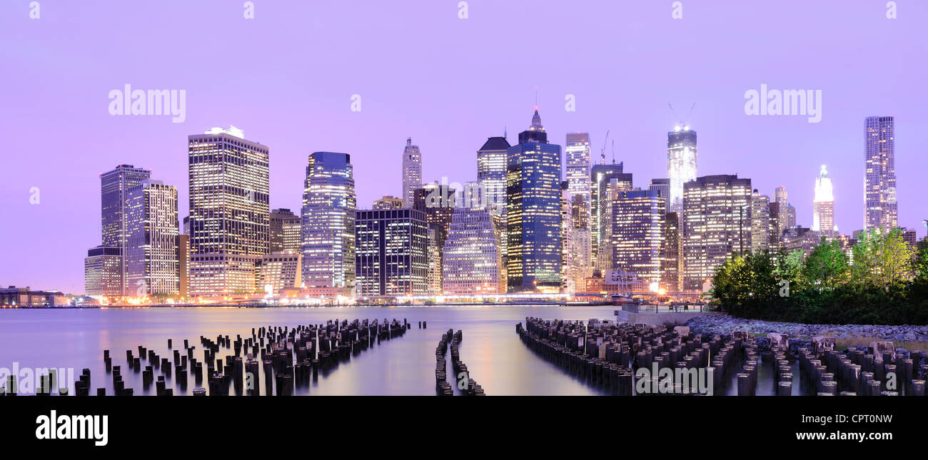 Lower Manhattan at night in New York City Stock Photo