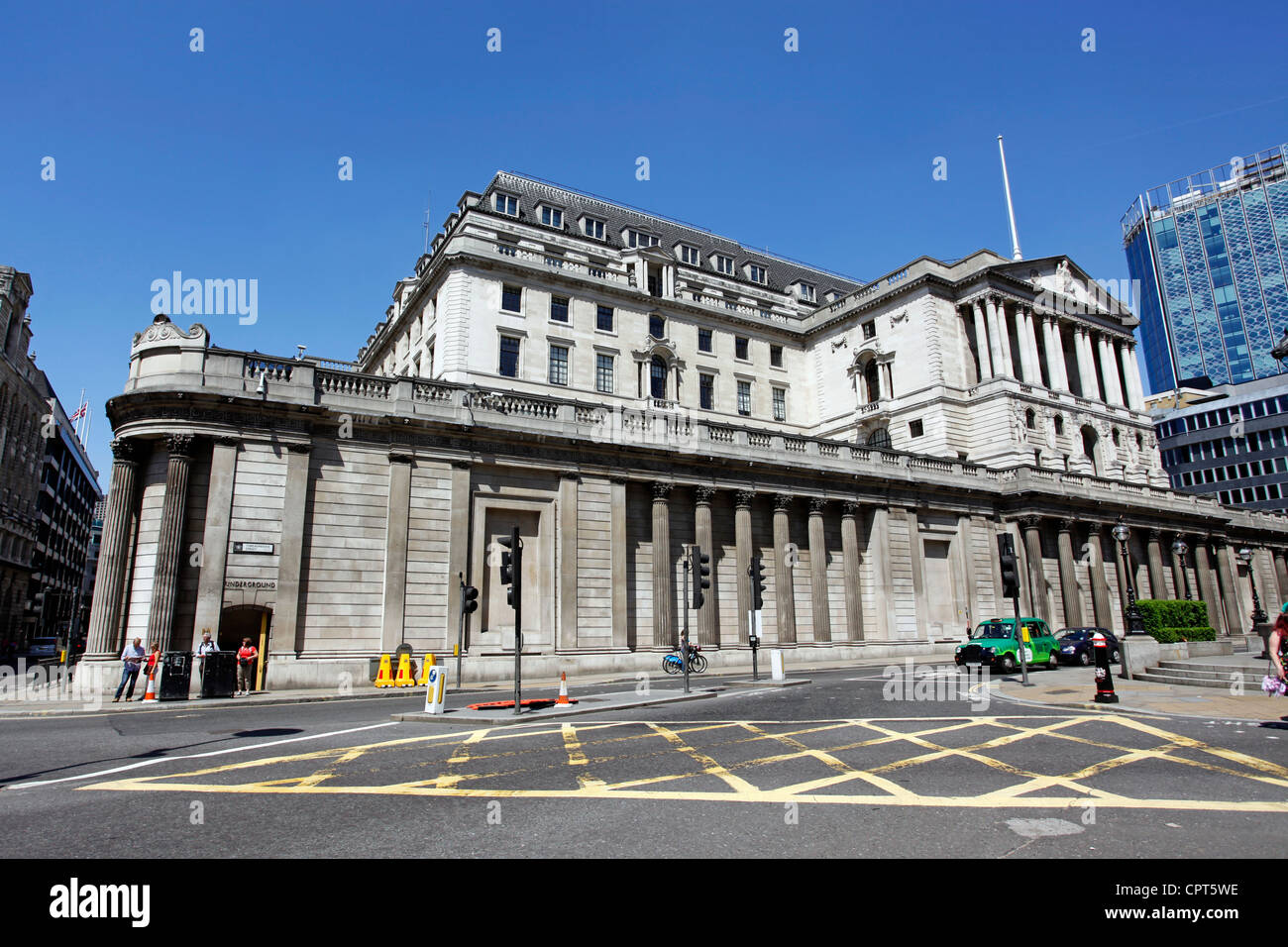 The Bank of England on Threadneedle Street in the City, London, England ...