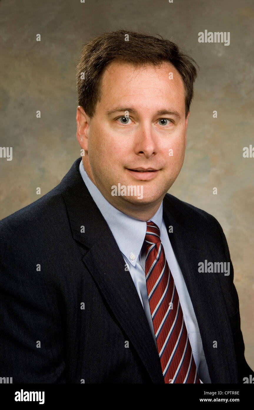 Official NASA portrait of Robert Lightfoot, acting center director of ...