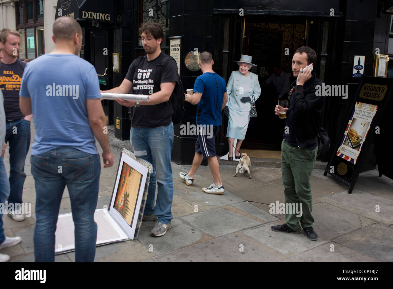 Cardboard cut out queen elizabeth hires stock photography and images
