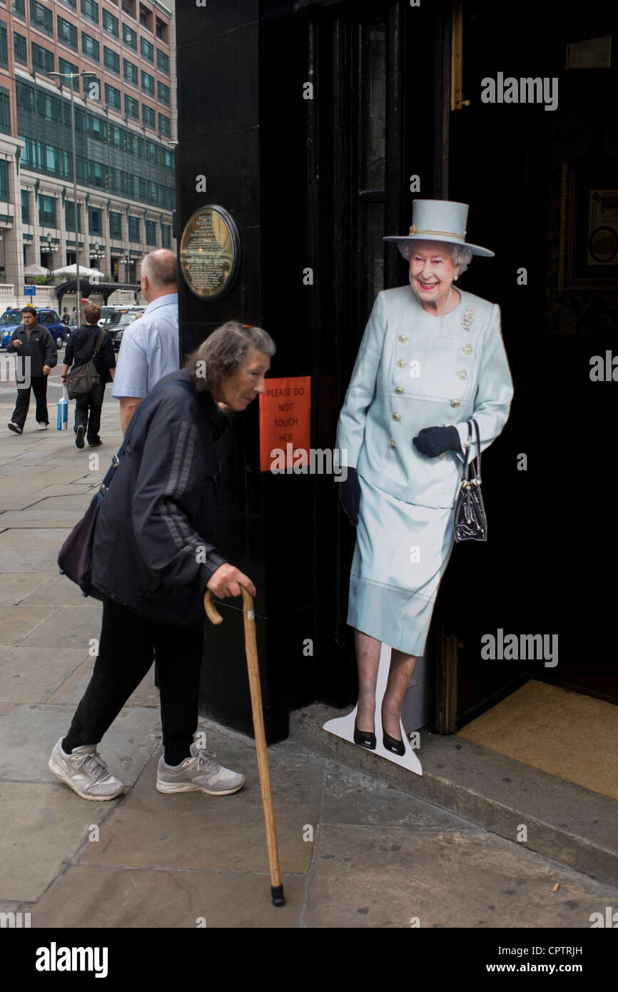 Cardboard cut out queen elizabeth hires stock photography and images