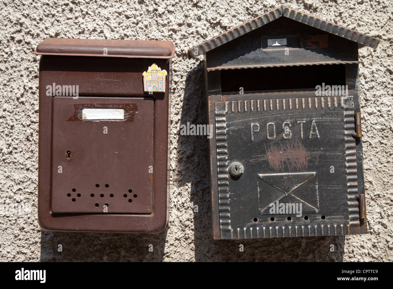 Pair of letter boxes hi-res stock photography and images - Alamy