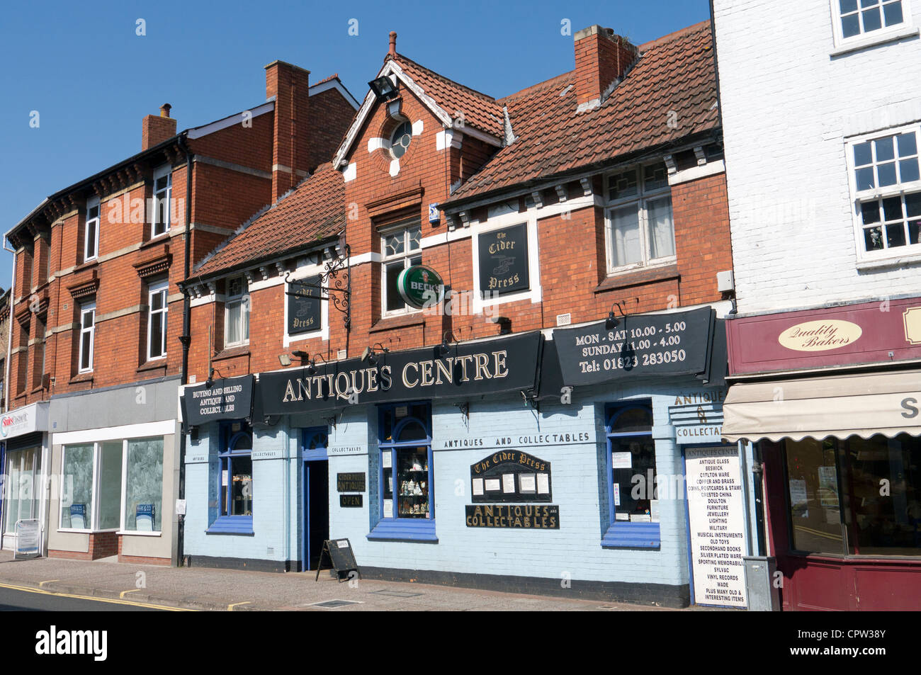 Antiques centre hires stock photography and images Alamy