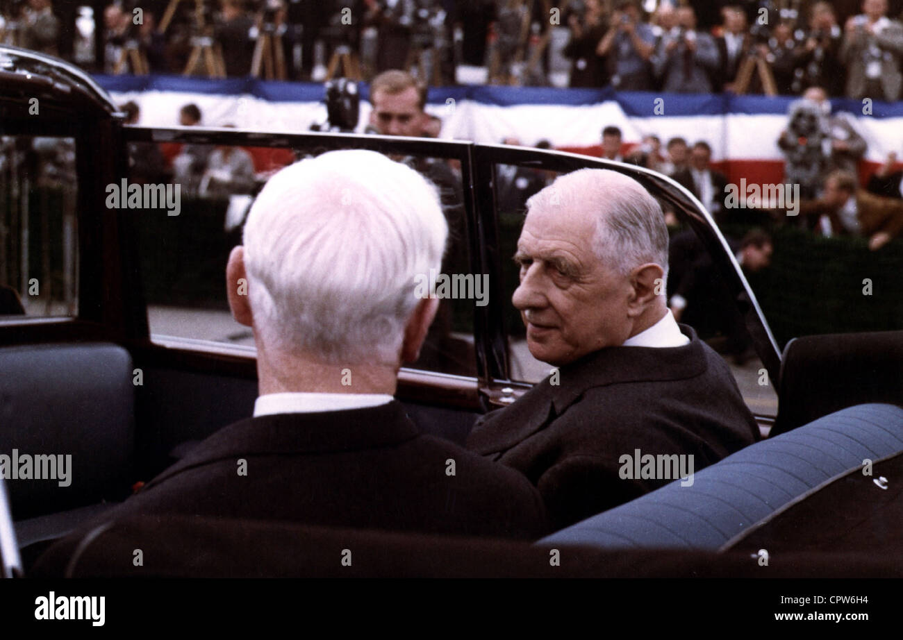 Gaulle, Charles de, 22.11.1890 - 9.11.1970, French general and politician, state visit to Germany, with the President of Germany in a car, Wahn Airport, 4.9.1962, Stock Photo