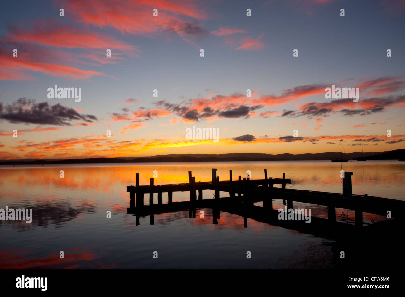 Jetty under water hi-res stock photography and images - Alamy