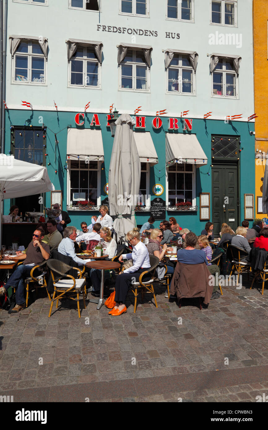 The Cap Horn dockside restaurant in the painted buildings in the popular  former red-light district of Nyhavn Copenhagen, Denmark Stock Photo - Alamy