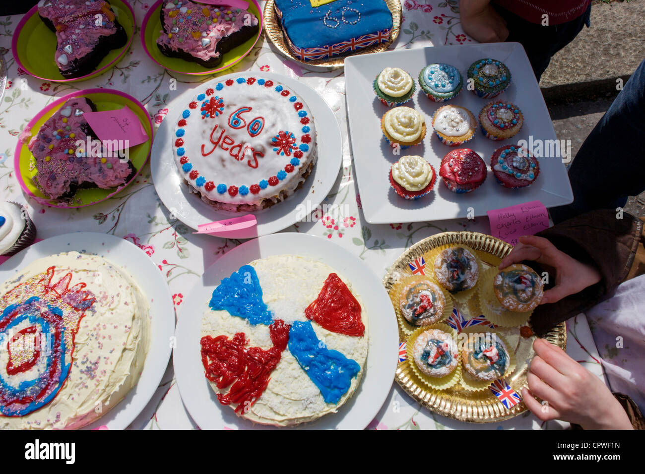 Queen 60th jubilee hires stock photography and images Alamy