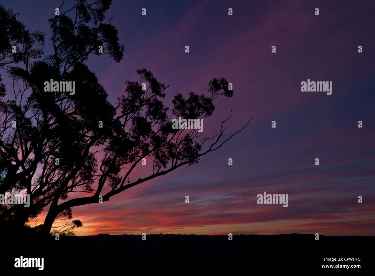 Sunset from Mount Solitary in the Blue Mountains, Sydney. - Stock Image