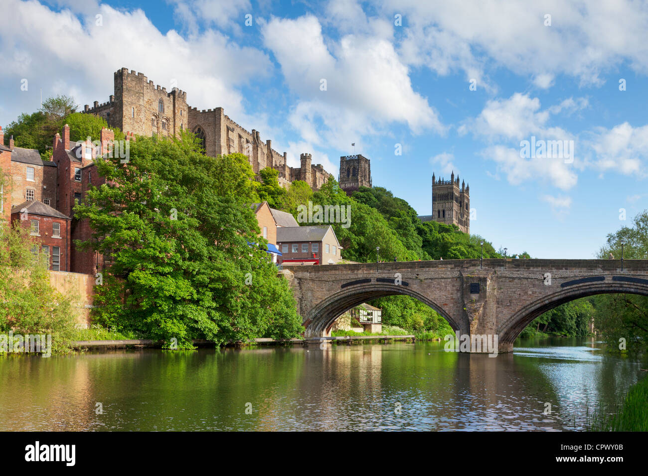 Durham Castle and Cathedral on their rock above the city, and Framwellgate Bridge spanning the River Wear Stock Photo