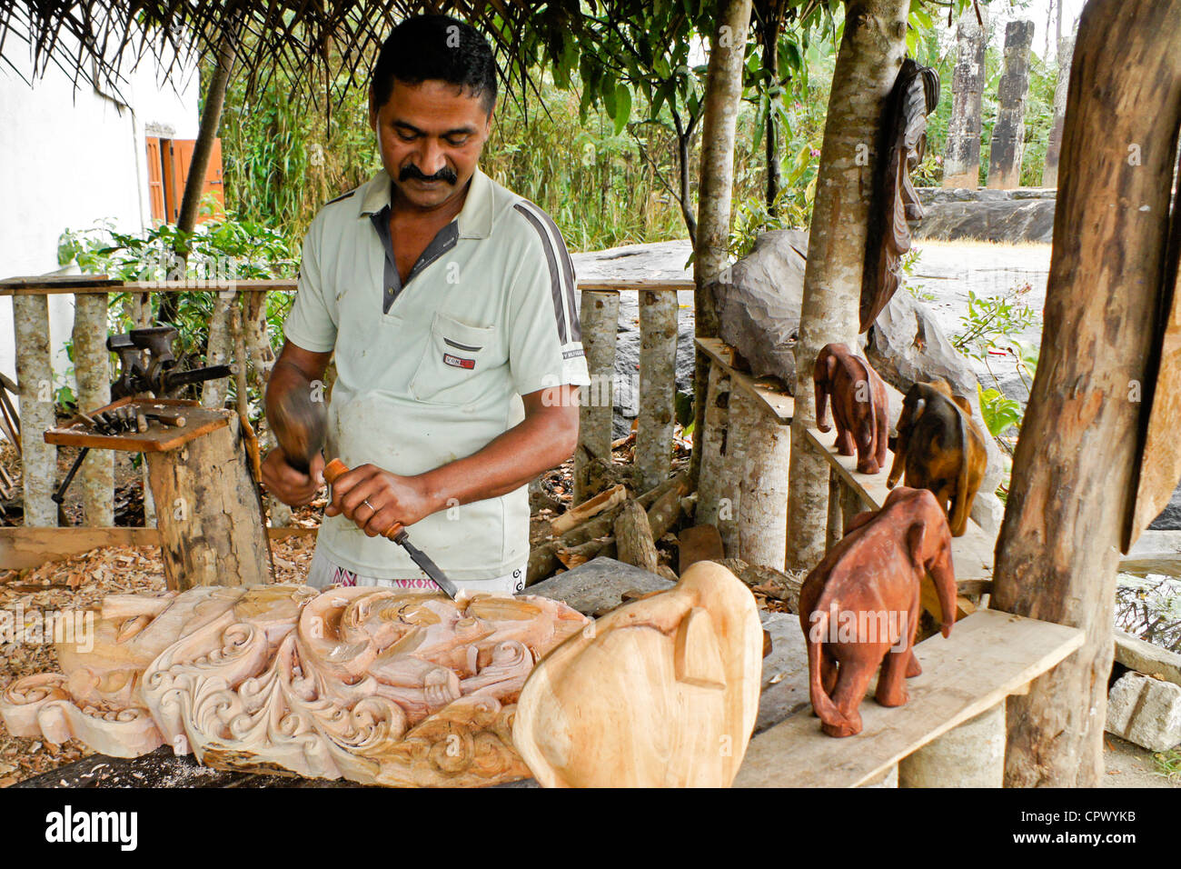 Sri lanka traditional wood carving hires stock photography and images