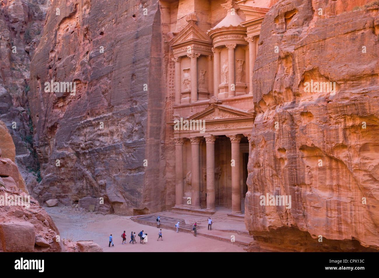 Grunde hæk Ithaca Facade of Treasury (Al Khazneh), Petra, Jordan (UNESCO World Heritage site  Stock Photo - Alamy