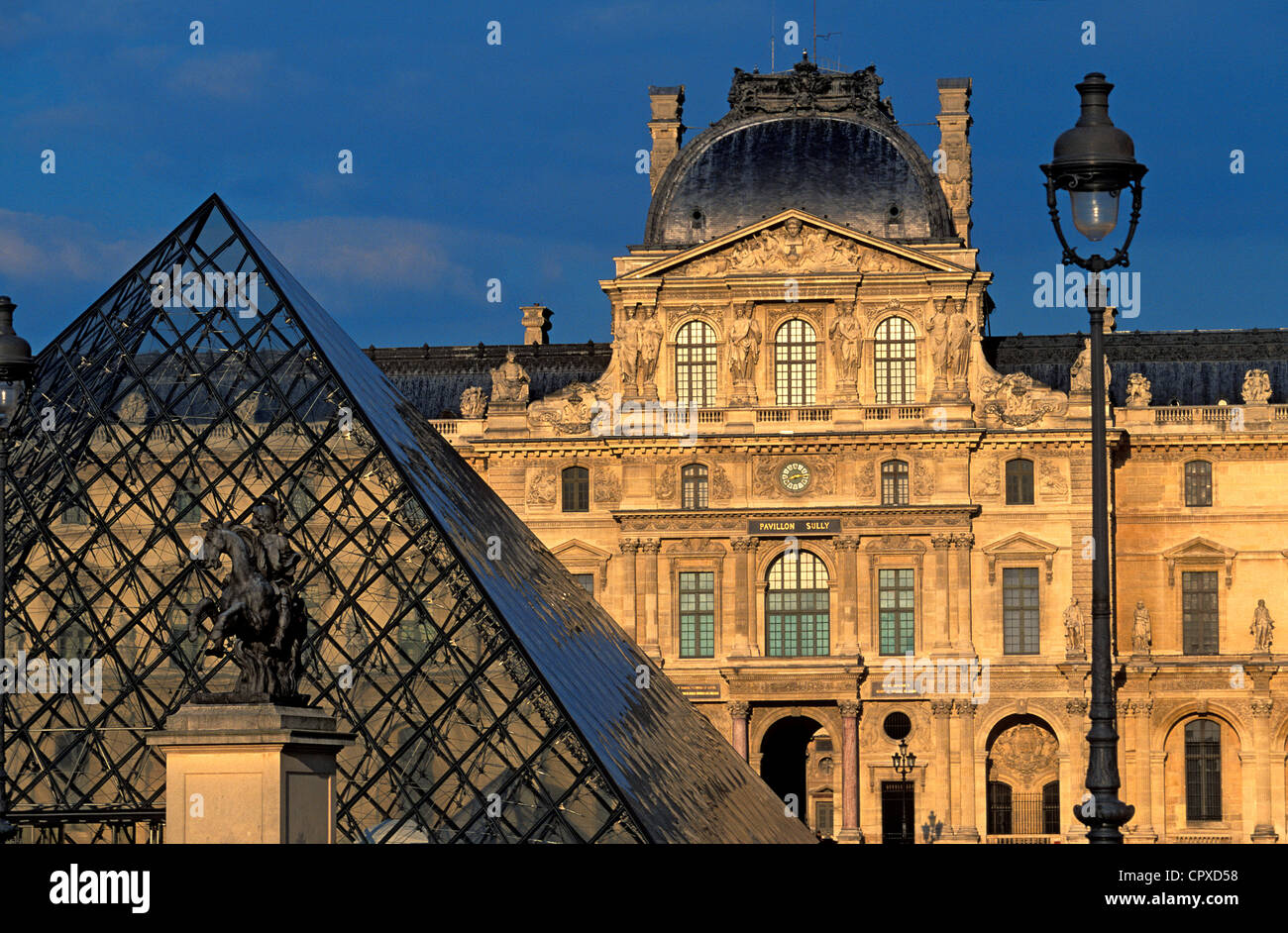 France, Paris, Musee du Louvre, Cour Napoleon, the Pyramid by architect Ieoh Ming Pei Stock Photo