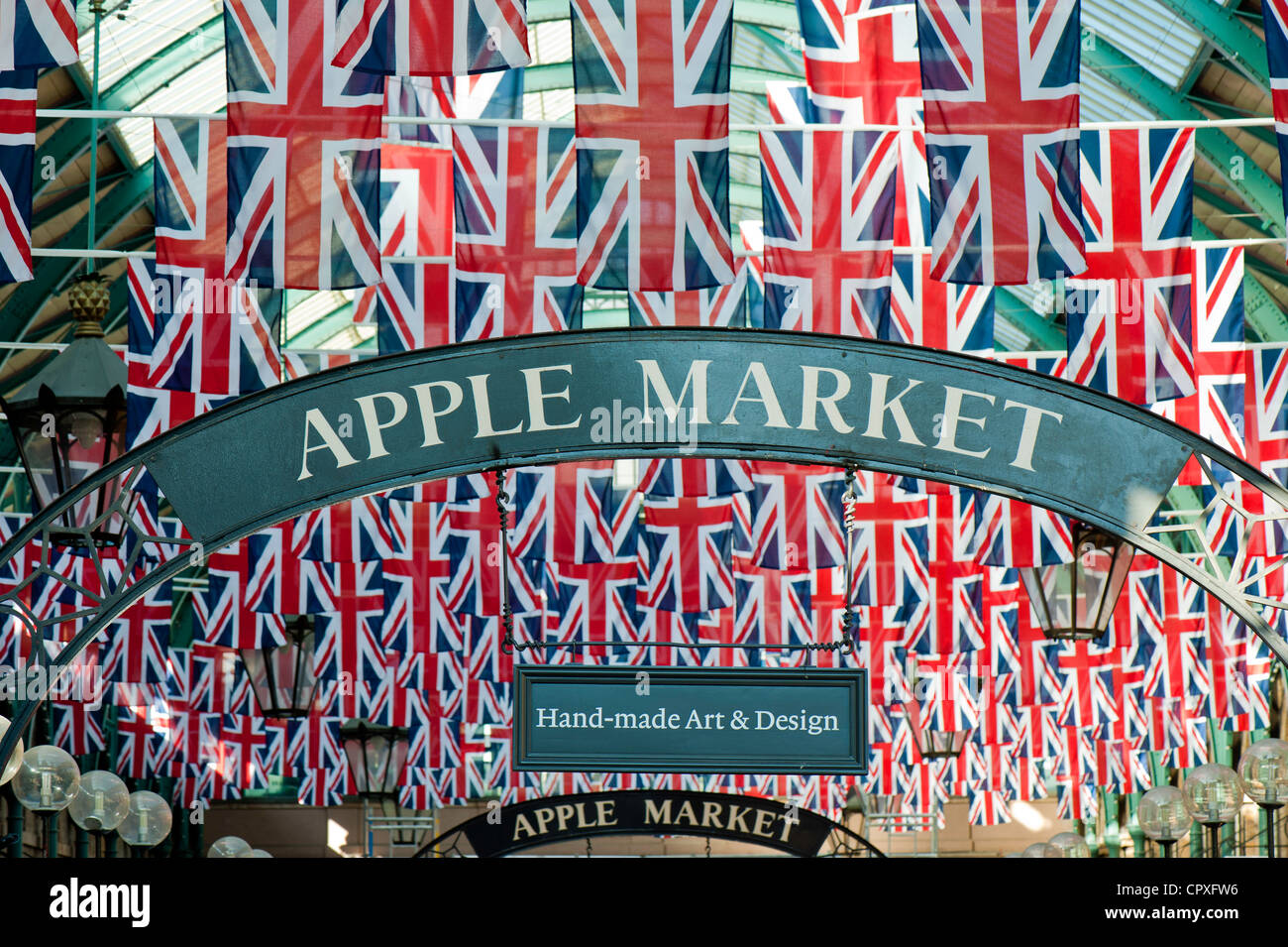 Apple Market decorated fo Diamond Jubilee, Covent Garden, London, United Kingdom Stock Photo