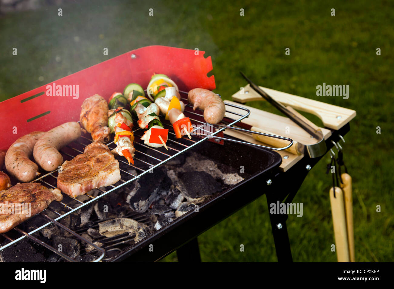 Grill garden green grass good hi-res stock photography and images - Alamy