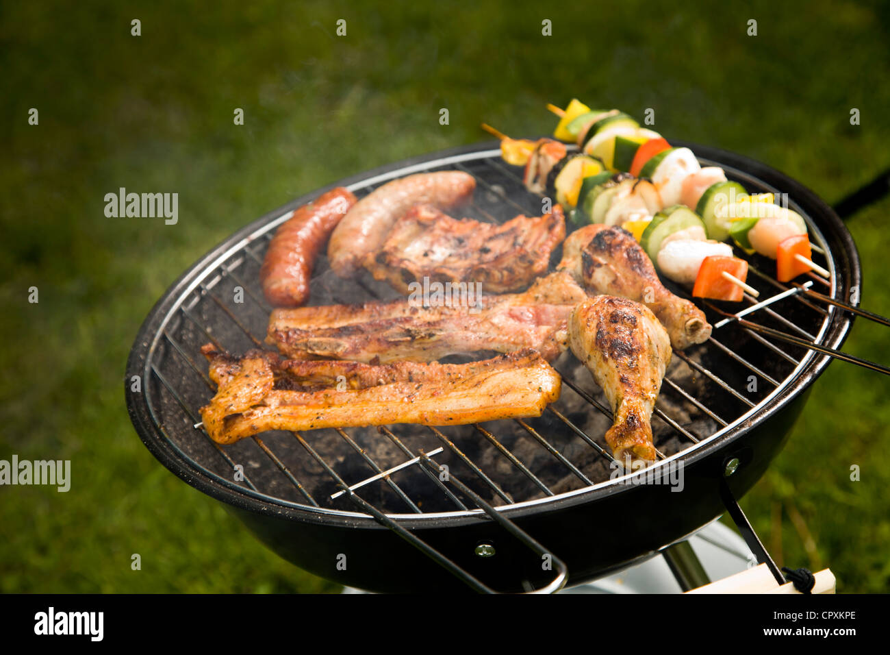 Grill garden green grass good hi-res stock photography and images - Alamy