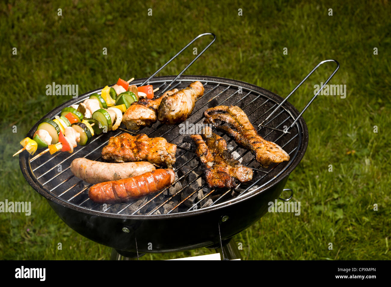 Grill garden green grass good hi-res stock photography and images - Alamy
