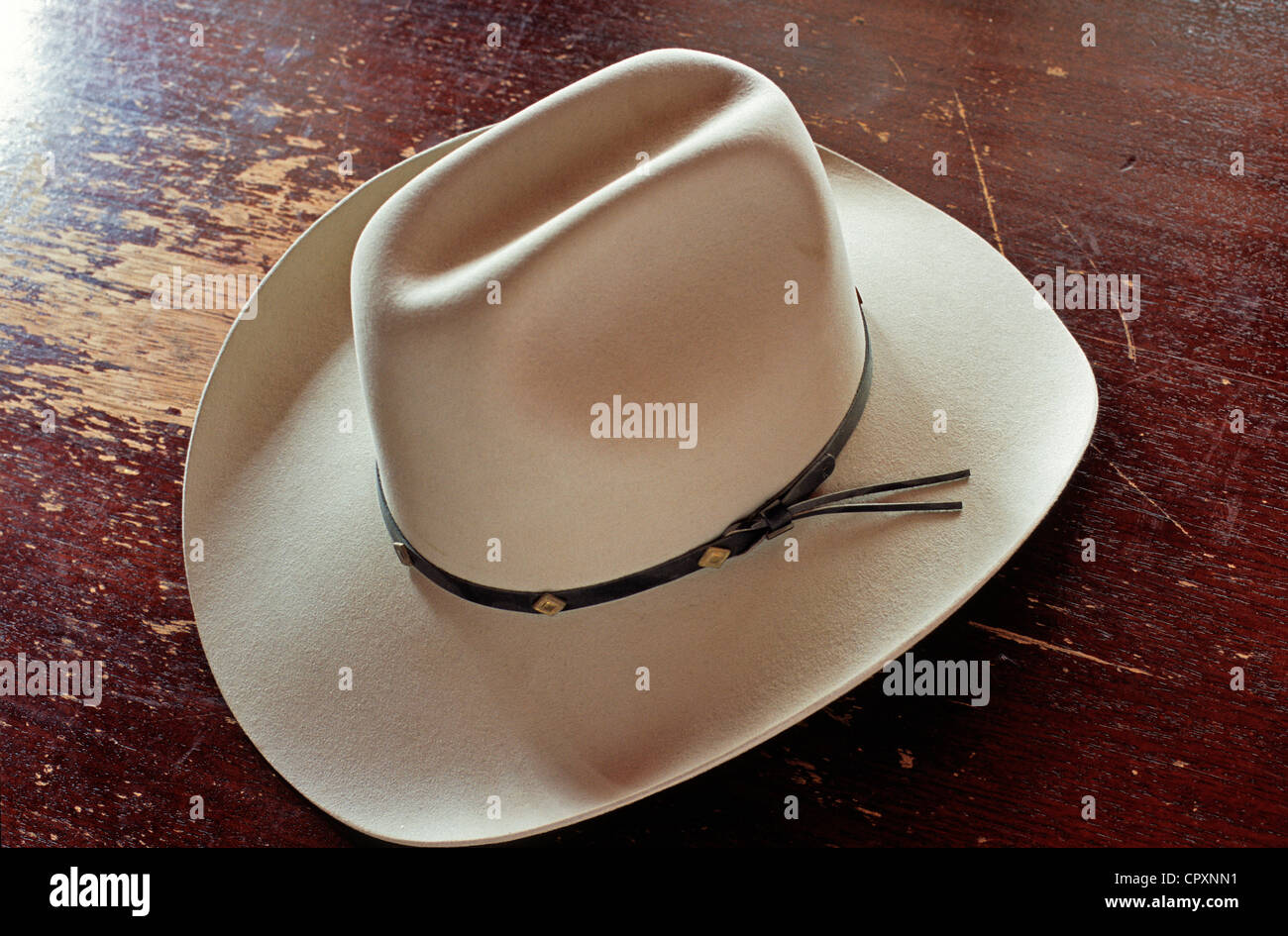 france aveyron sainte radegonde ranch saloon texan hat made