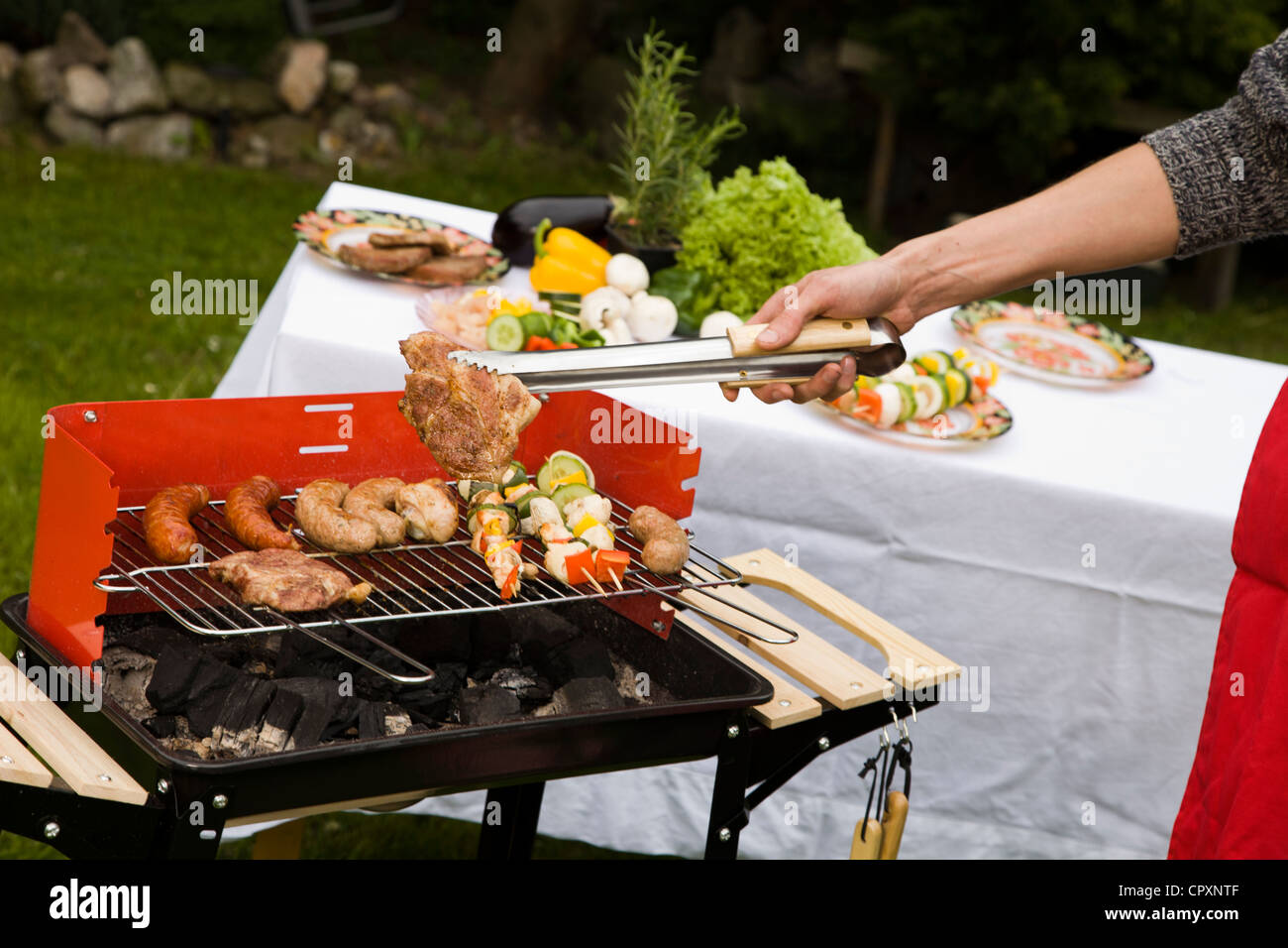 Grill garden green grass good hi-res stock photography and images - Alamy