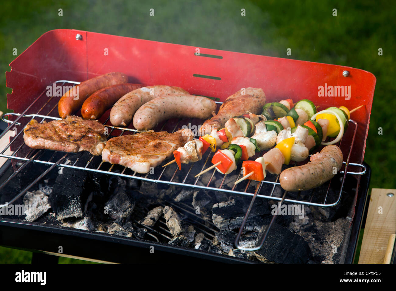 Grill garden green grass good hi-res stock photography and images - Alamy