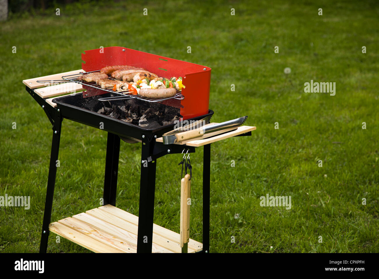 Grill garden green grass good hi-res stock photography and images - Alamy