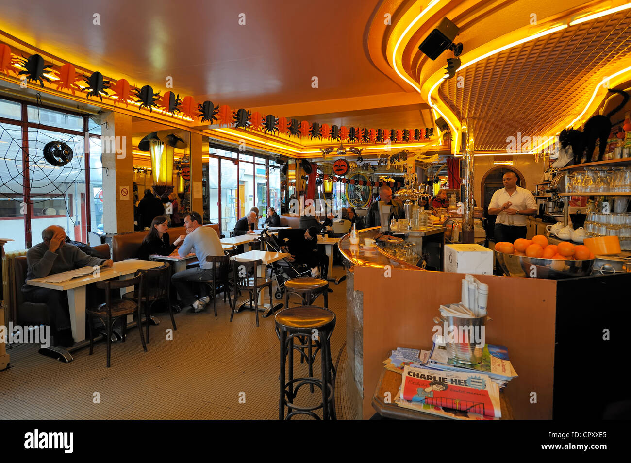 France, Paris, the Butte Montmartre, Rue Lepic, Cafe des Deux Moulins, cinema set of Le Fabuleux Destin d'Amelie Poulain movie Stock Photo