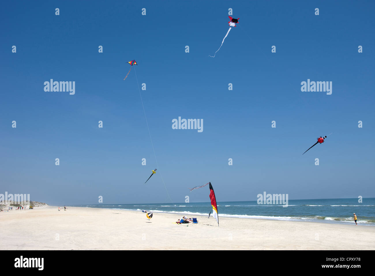 KITE FLYING ON BEACH HATTERAS ISLAND CAPE HATTERAS NATIONAL SEASHORE