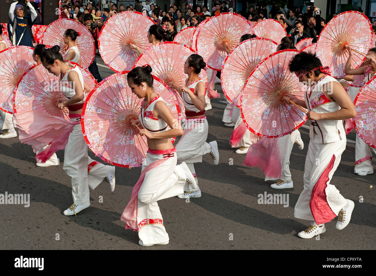 Taiwan, Kaohsiung, Lantern festival, parade Stock Photo Alamy