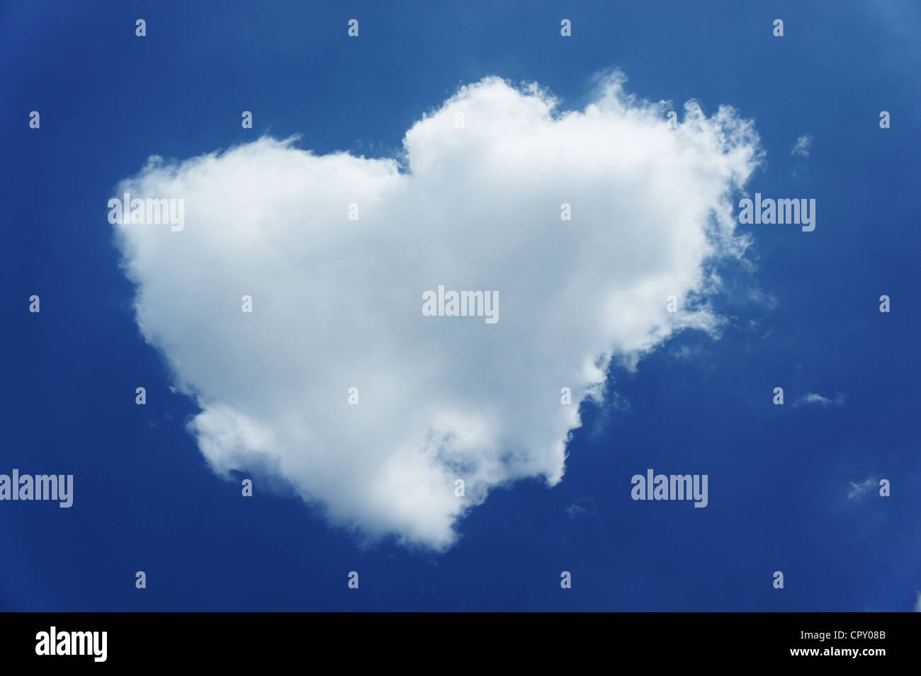 cloud love heart blue sky Stock Photo - Alamy