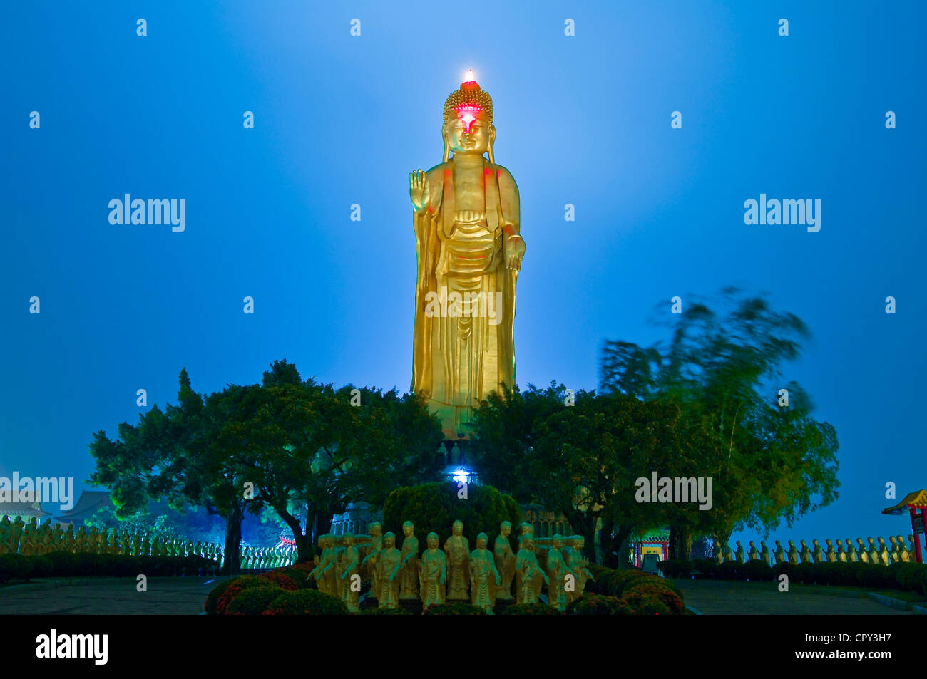 Taiwan Kaohsiung District Dashu Fo Guang Shan Buddhist Monastery the Great Buddha 40 m high and surrounded by 480 Buddha statues Stock Photo