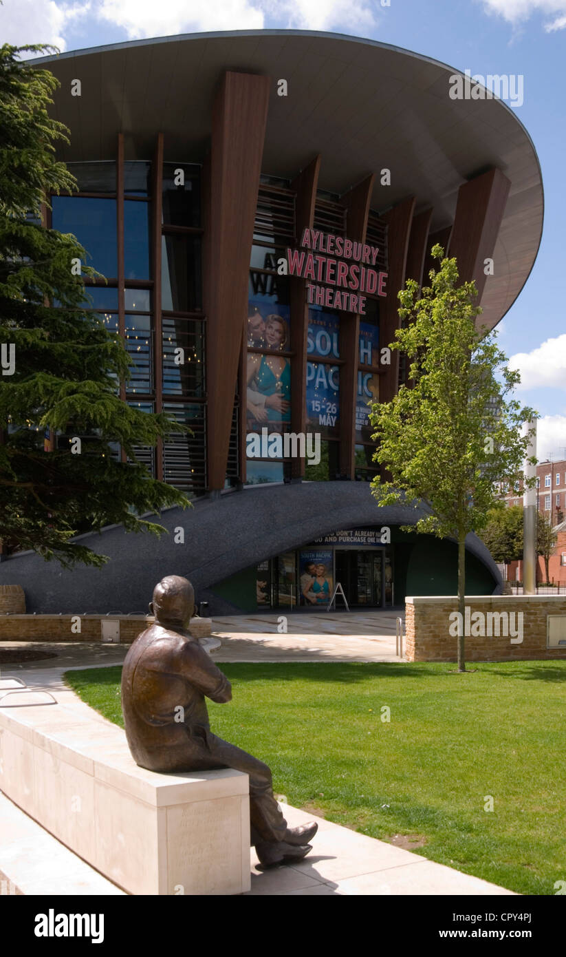 Ronnie Barker High Resolution Stock Photography and Images Alamy