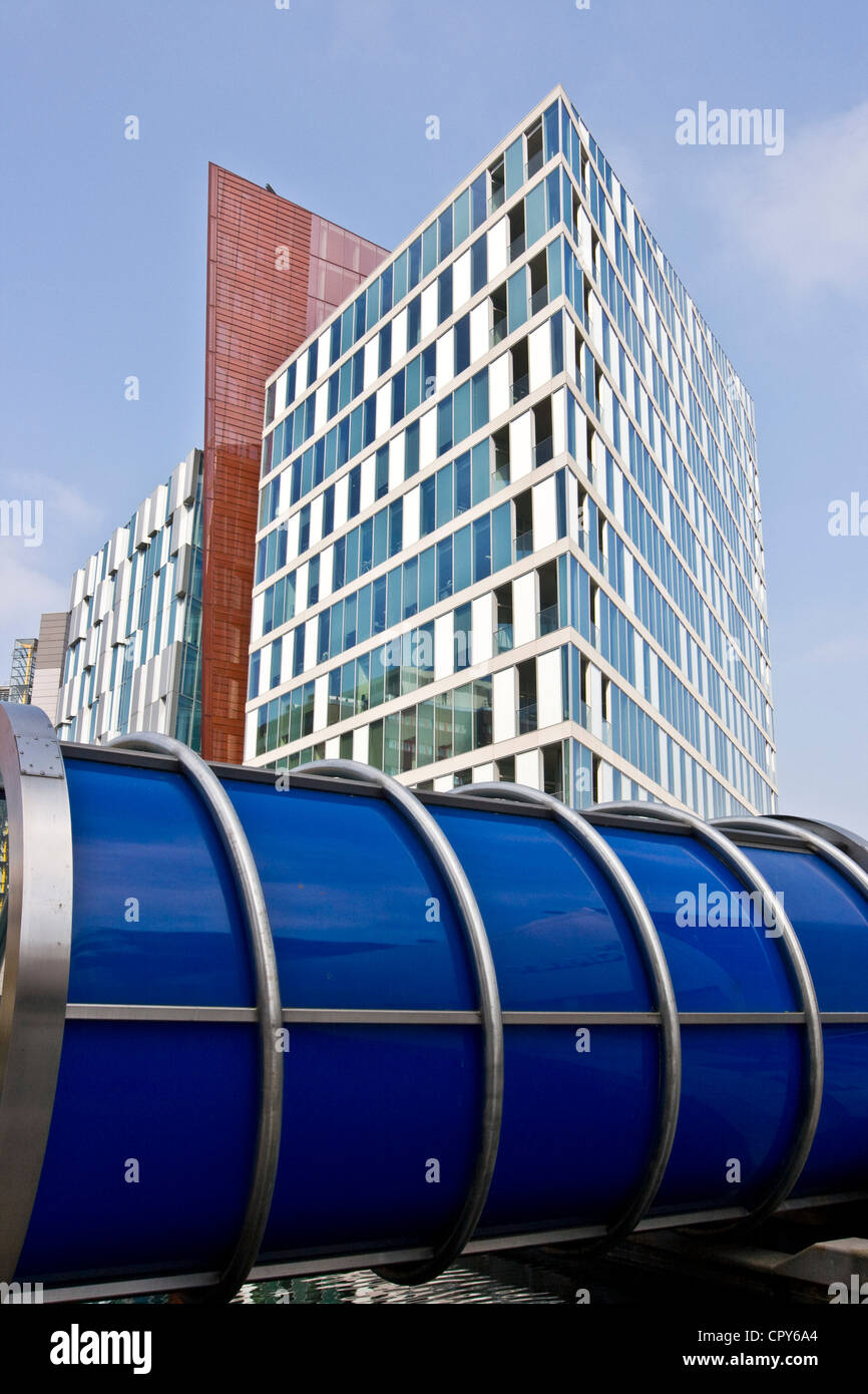 Rotating retractable glass and steel Helix Footbridge by Marcus Taylor Paddington Basin London England Europe Stock Photo