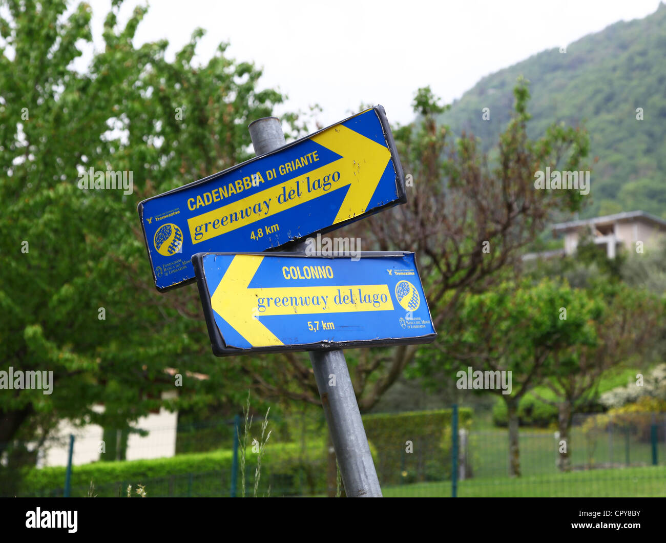 Signs showing the Greenway del lago walk around lake Como, Lenno, Italian Lakes, Lombardy, Italy Stock Photo