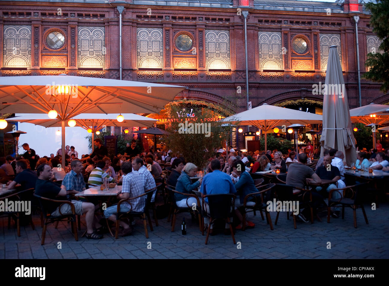 Germany, Berlin, Mitte District, Hackescher Markt, Cafe terrace Stock ...
